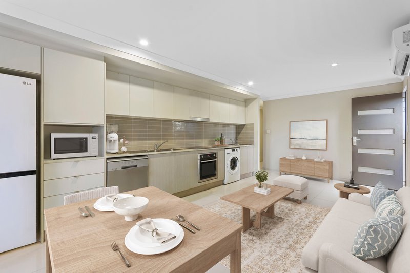 Photo - 2 Mount Mitchell Street, Park Ridge QLD 4125 - Image 3