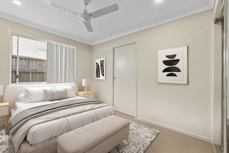 Photo - 2 Mount Mitchell Street, Park Ridge QLD 4125 - Image 9