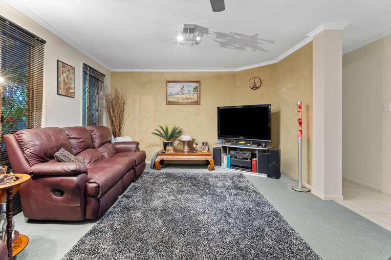 Photo - 2 Mountain View Crescent, Mount Warren Park QLD 4207 - Image 5