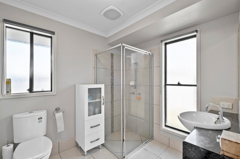 Photo - 2 Mowburra Place, Caloundra West QLD 4551 - Image 8