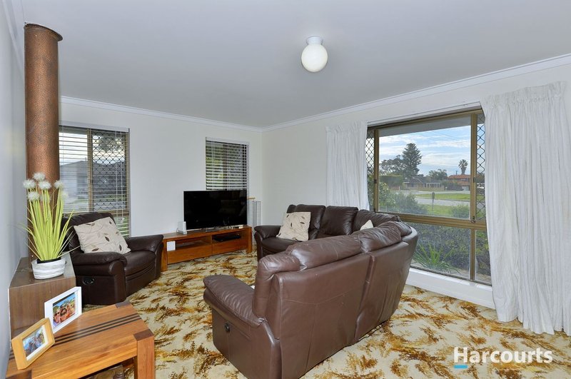 Photo - 2 Muir Place, Halls Head WA 6210 - Image 6