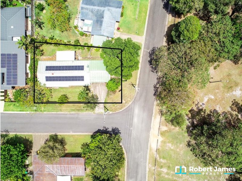 Photo - 2 Muirfield Crescent, Tewantin QLD 4565 - Image 2