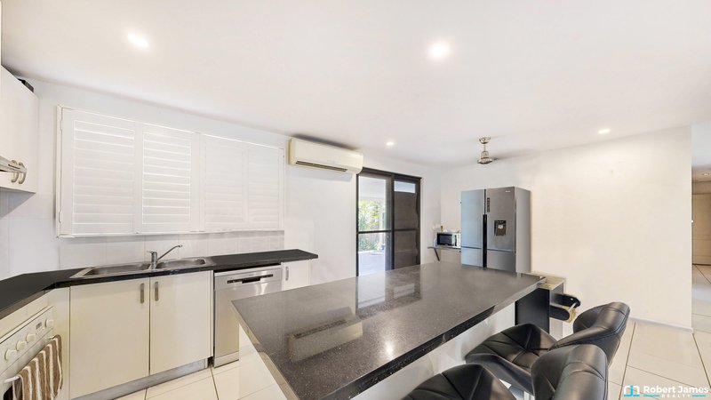 Photo - 2 Muirfield Crescent, Tewantin QLD 4565 - Image 6