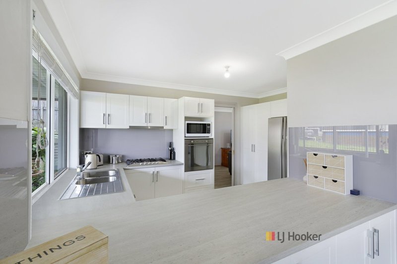 Photo - 2 Murchison Close, Blue Haven NSW 2262 - Image 12