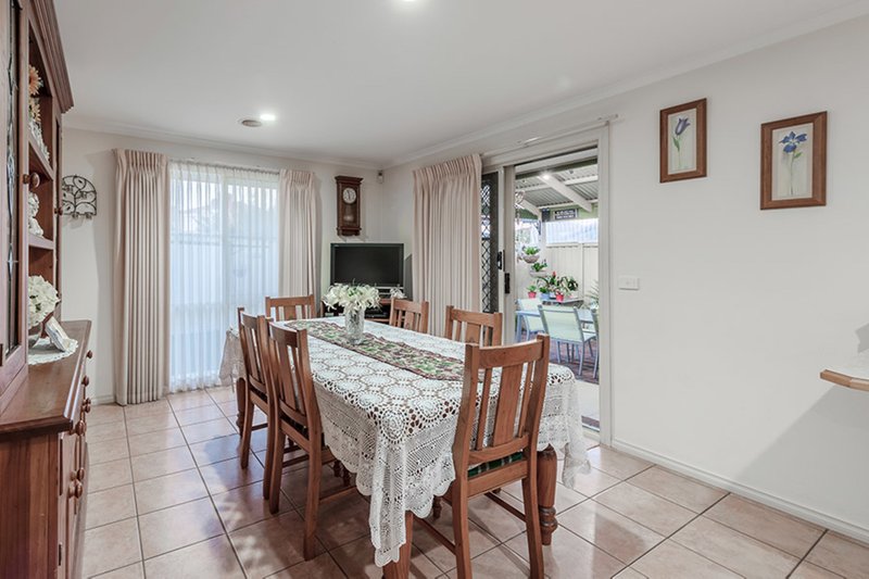 Photo - 2 Murchison Way, Thomastown VIC 3074 - Image 4