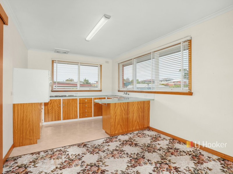 Photo - 2 Myrtle Court, Devonport TAS 7310 - Image 3