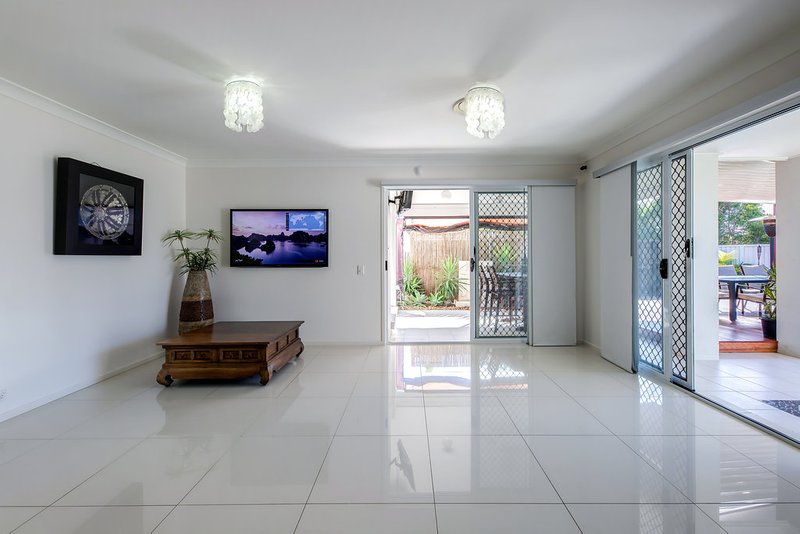 Photo - 2 Myrtus Street, Mountain Creek QLD 4557 - Image 6