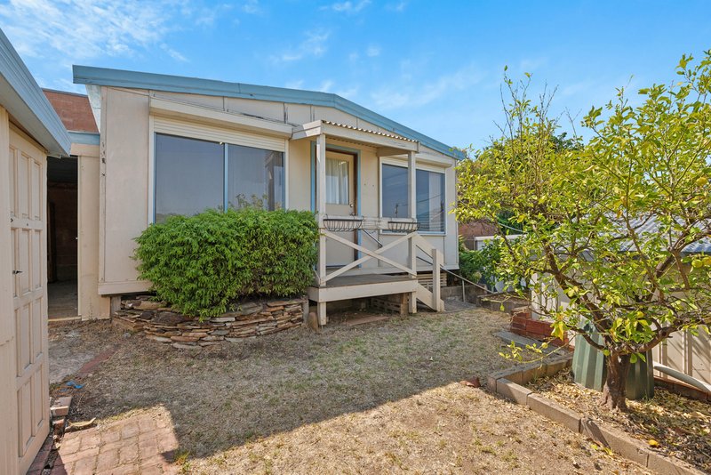 Photo - 2 Nanette Road, Valley View SA 5093 - Image 14