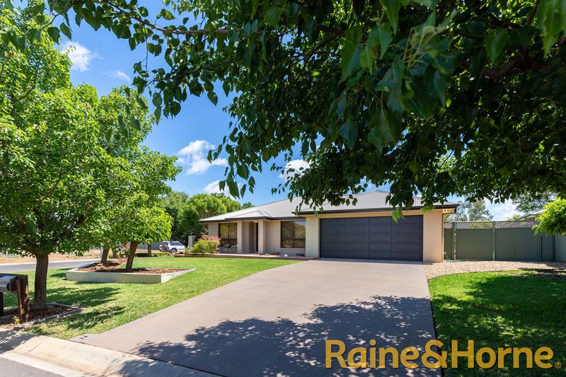 2 Narrabeen Place, Dubbo NSW 2830