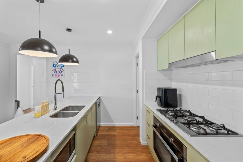 Photo - 2 Narran Street, Jimboomba QLD 4280 - Image 3