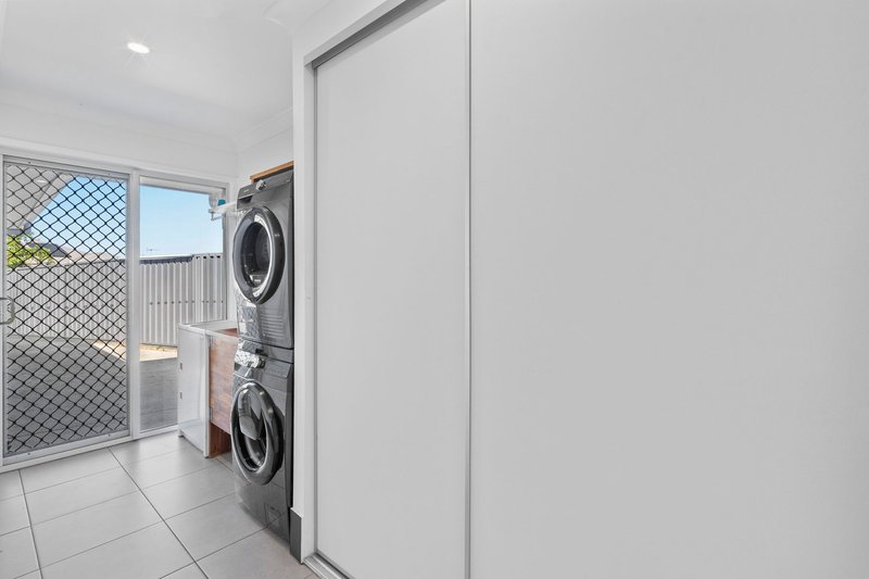 Photo - 2 Narran Street, Jimboomba QLD 4280 - Image 9