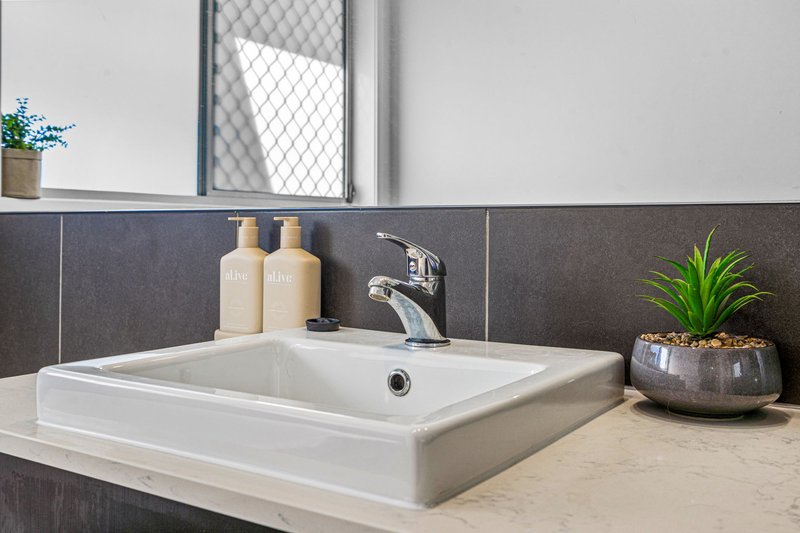 Photo - 2 Narran Street, Jimboomba QLD 4280 - Image 12