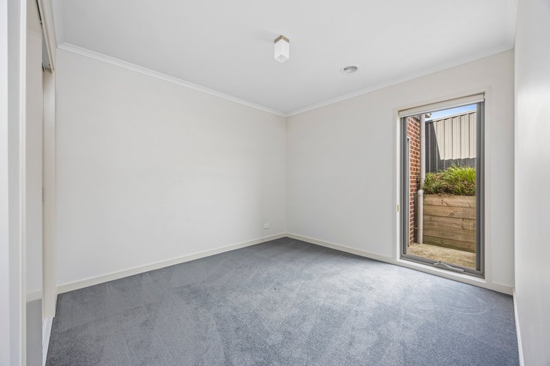 Photo - 2 Nathanael Place, Ballarat East VIC 3350 - Image 8