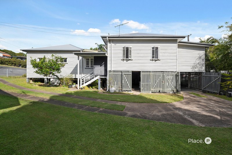 Photo - 2 Nelson Street, Coorparoo QLD 4151 - Image 7