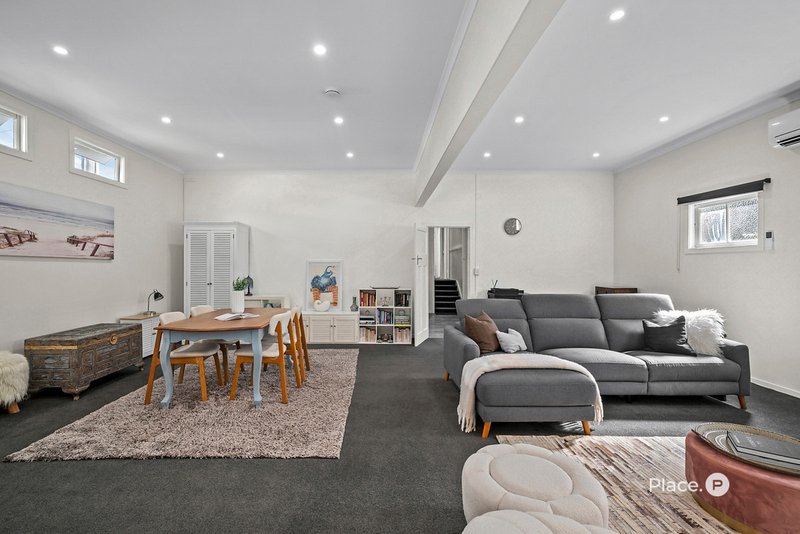 Photo - 2 Nelson Street, Coorparoo QLD 4151 - Image 11