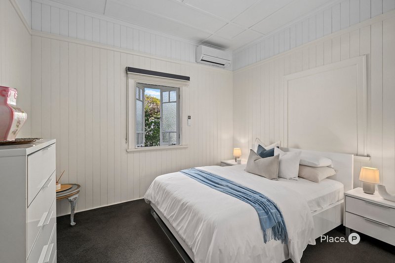 Photo - 2 Nelson Street, Coorparoo QLD 4151 - Image 18