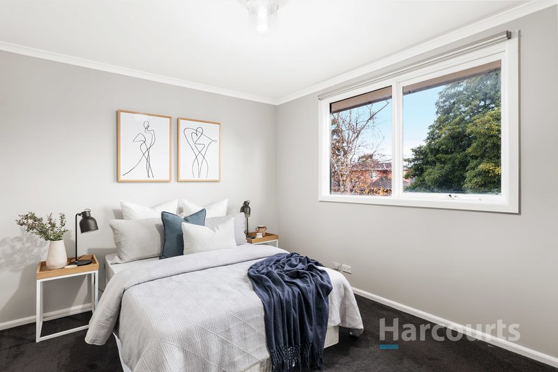 Photo - 2 Neston Close, Wantirna VIC 3152 - Image 6