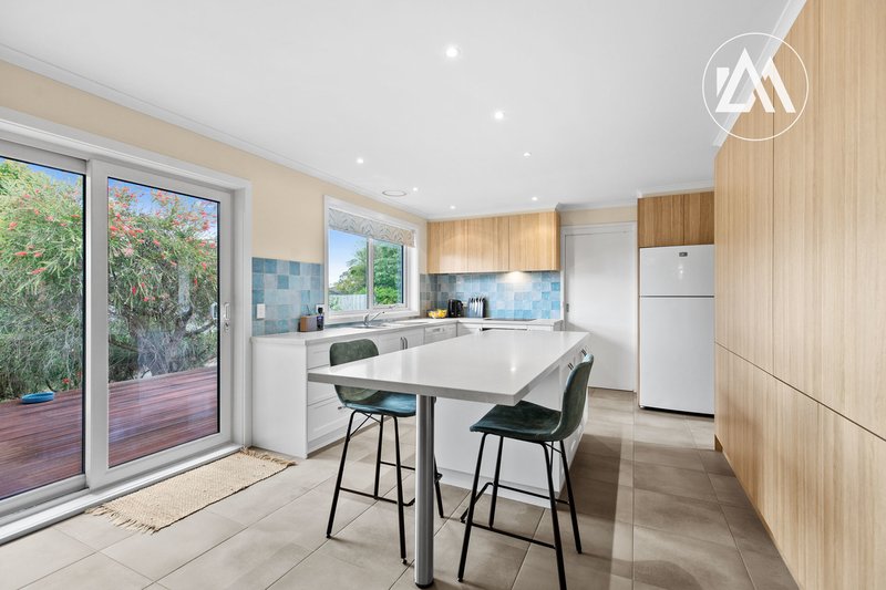 Photo - 2 Niki Court, Frankston VIC 3199 - Image 4