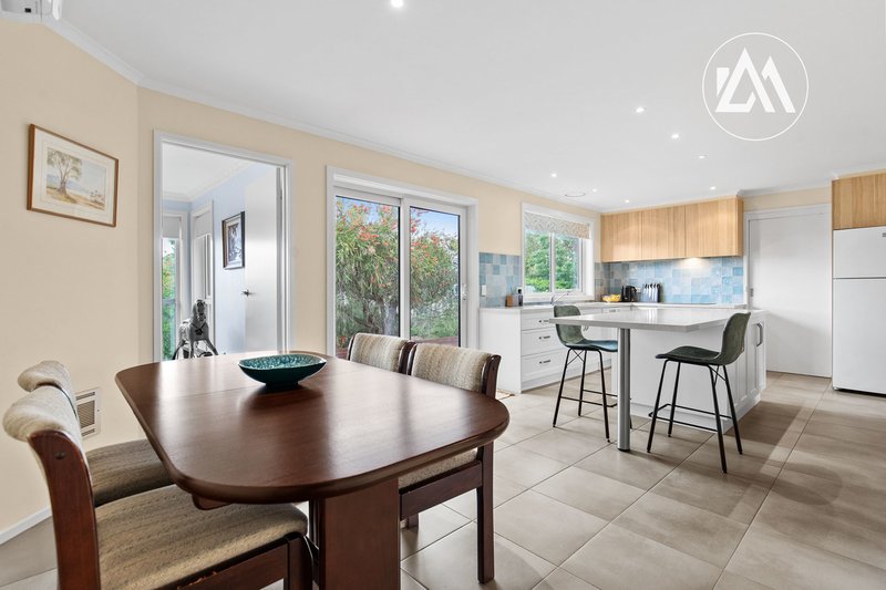 Photo - 2 Niki Court, Frankston VIC 3199 - Image 6