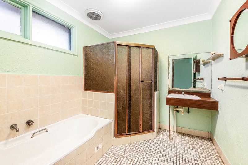 Photo - 2 Nioka Place, Bankstown NSW 2200 - Image 6