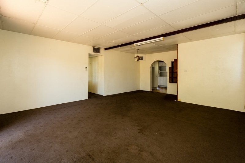 Photo - 2 Noakes Avenue, Mount Isa QLD 4825 - Image 4