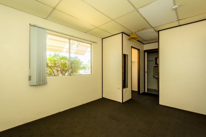 Photo - 2 Noakes Avenue, Mount Isa QLD 4825 - Image 6