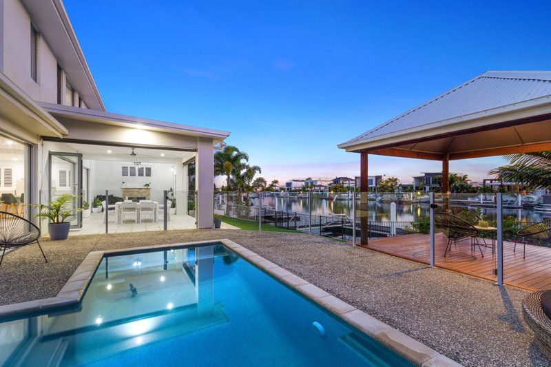 Photo - 2 North Point Crescent, Pelican Waters QLD 4551 - Image 2