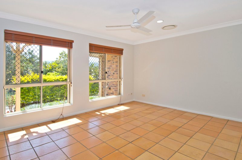 Photo - 2 Nottinghill Place, Oxenford QLD 4210 - Image 9