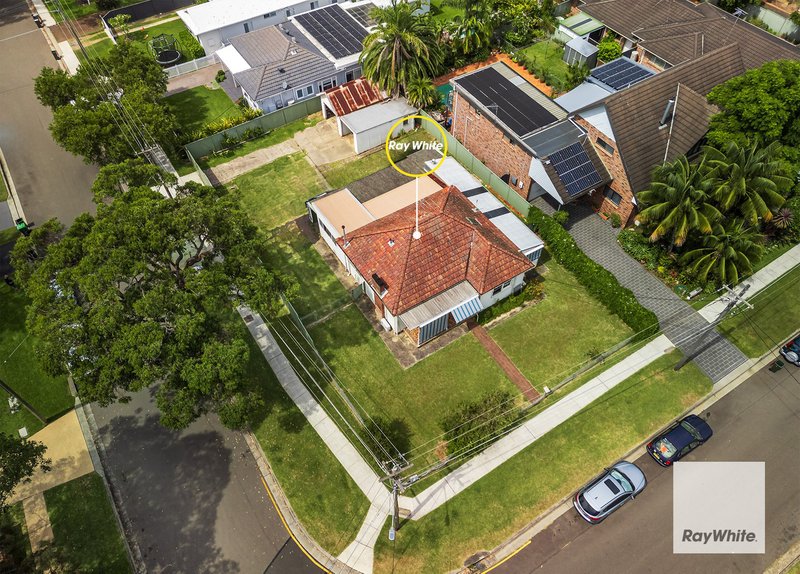 Photo - 2 Nullaburra Road, Caringbah NSW 2229 - Image 3