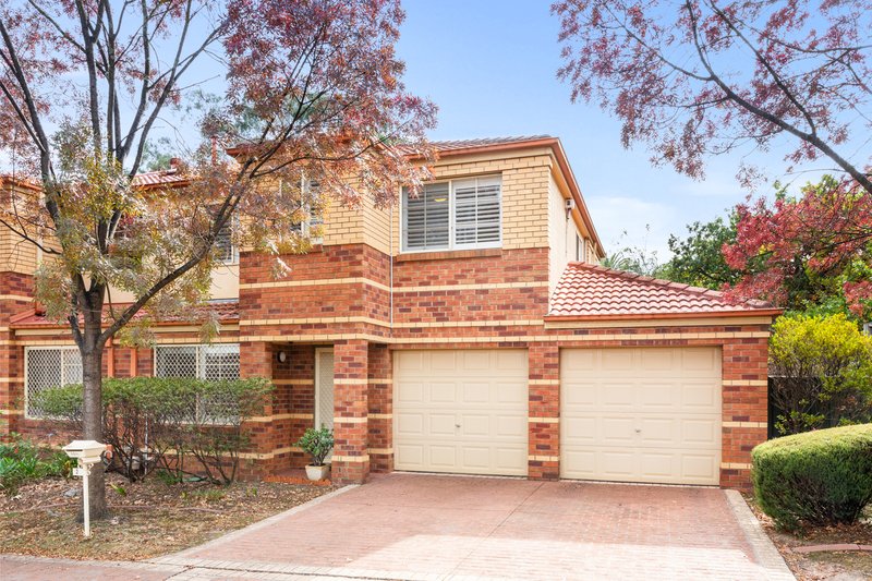 Photo - 2 Oak Court, Box Hill South VIC 3128 - Image 1
