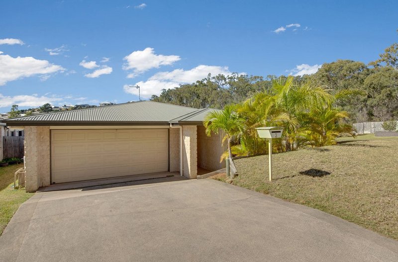 2 Oakdale Place, Kirkwood QLD 4680