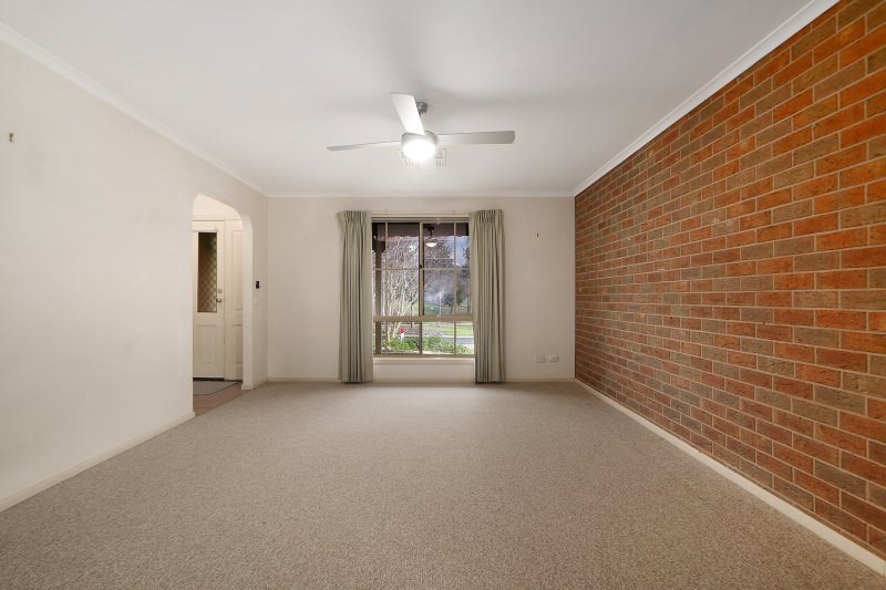 Photo - 2 Oakmont Circuit, West Wodonga VIC 3690 - Image 4