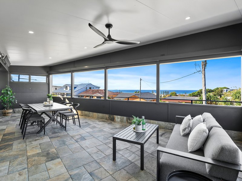 Photo - 2 Oceanview Crescent, Kingscliff NSW 2487 - Image 2