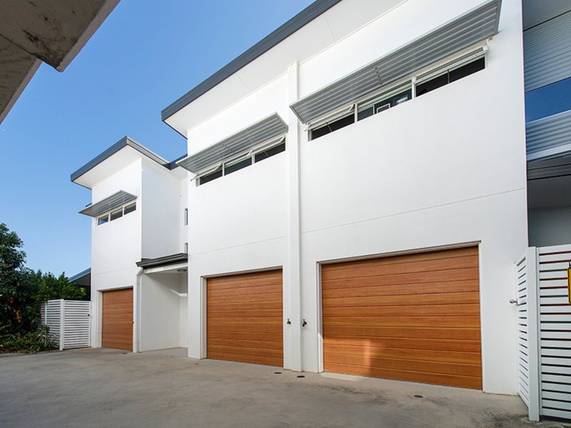 Photo - 2 of 15 Fox Street, Wynnum QLD 4178 - Image 2