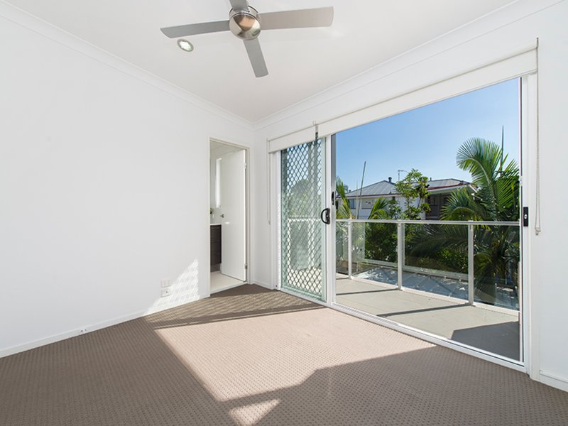 Photo - 2 of 15 Fox Street, Wynnum QLD 4178 - Image 5