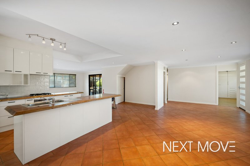 Photo - 2 O'Hara Street, Beaconsfield WA 6162 - Image 4