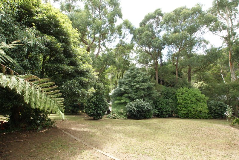 2 Old Warburton Road, Warburton VIC 3799