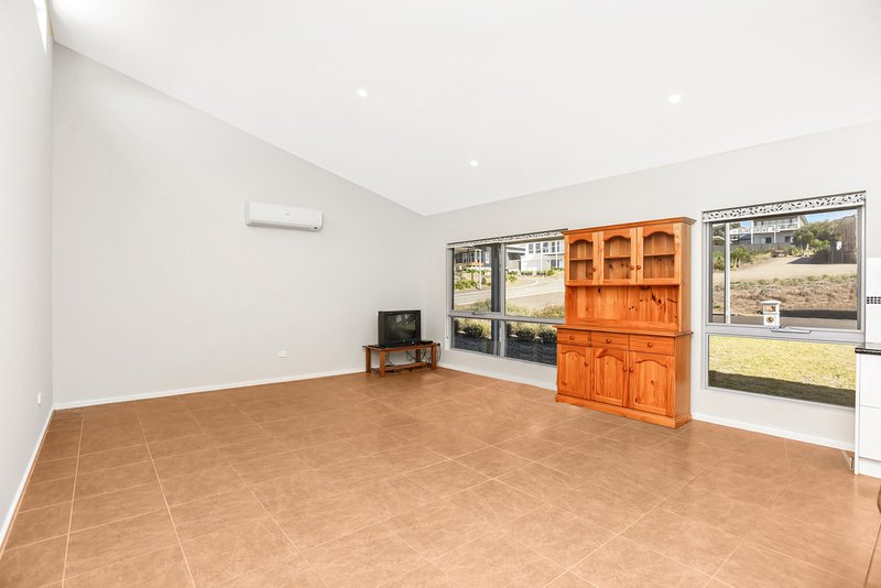 Photo - 2 Olive Grove Road, Encounter Bay SA 5211 - Image 7