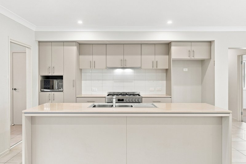 Photo - 2 Olivia Boulevard, Hamlyn Terrace NSW 2259 - Image 2
