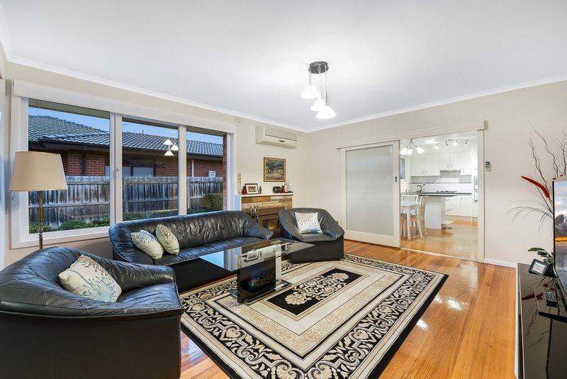 Photo - 2 Olympic Court, Glen Waverley VIC 3150 - Image 3