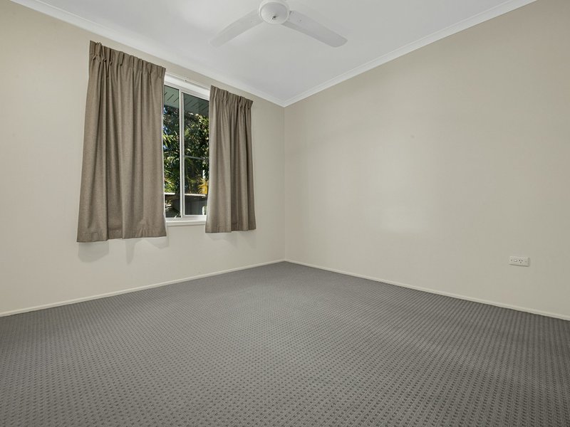 Photo - 2 Onslow Street, Tannum Sands QLD 4680 - Image 9