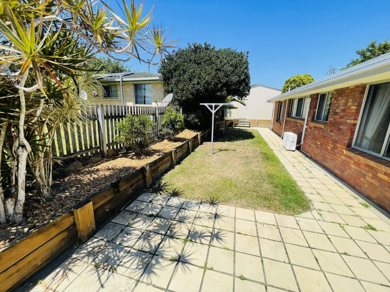 Photo - 2 Onslow Street, Tannum Sands QLD 4680 - Image 19