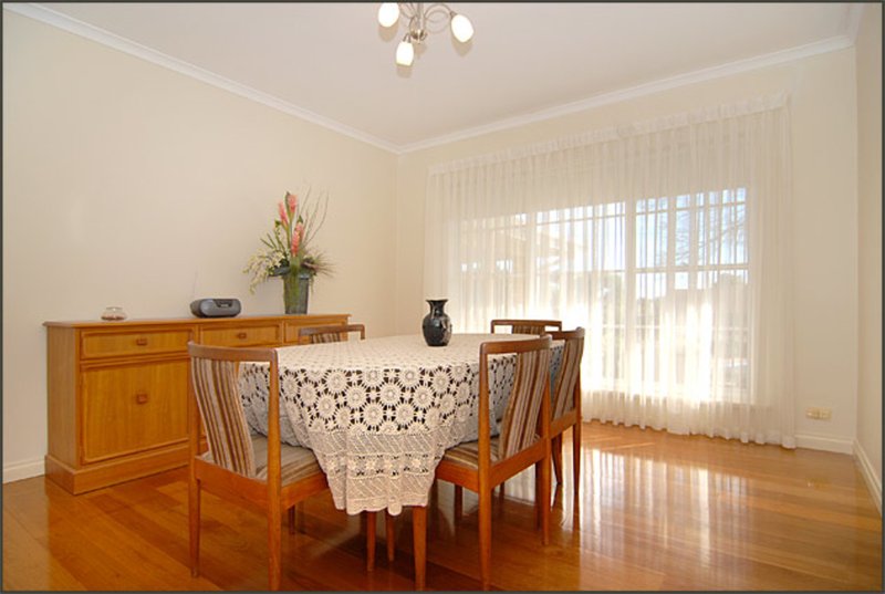 Photo - 2 Oriana Avenue, Rostrevor SA 5073 - Image 4