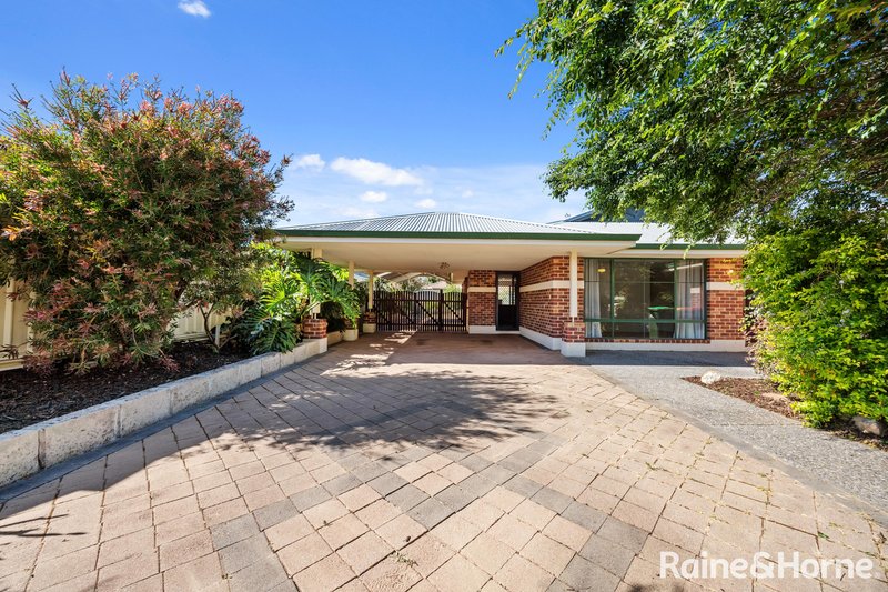 Photo - 2 Oriel Court, College Grove WA 6230 - Image 2