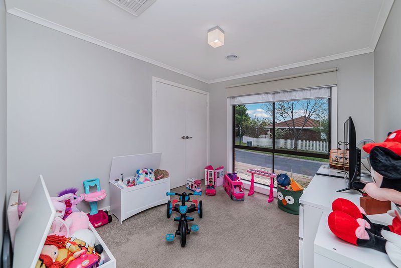 Photo - 2 Ormond Rise, Roxburgh Park VIC 3064 - Image 20