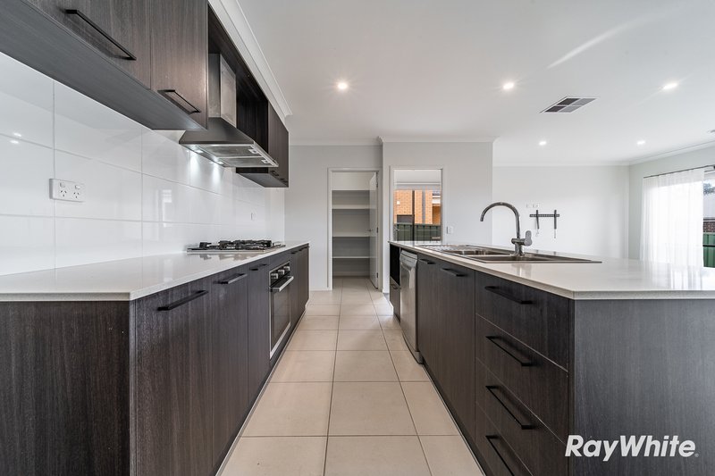 Photo - 2 Orville Way, White Hills VIC 3550 - Image 3