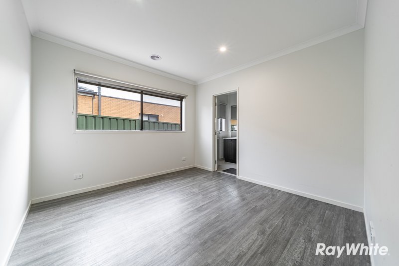 Photo - 2 Orville Way, White Hills VIC 3550 - Image 5