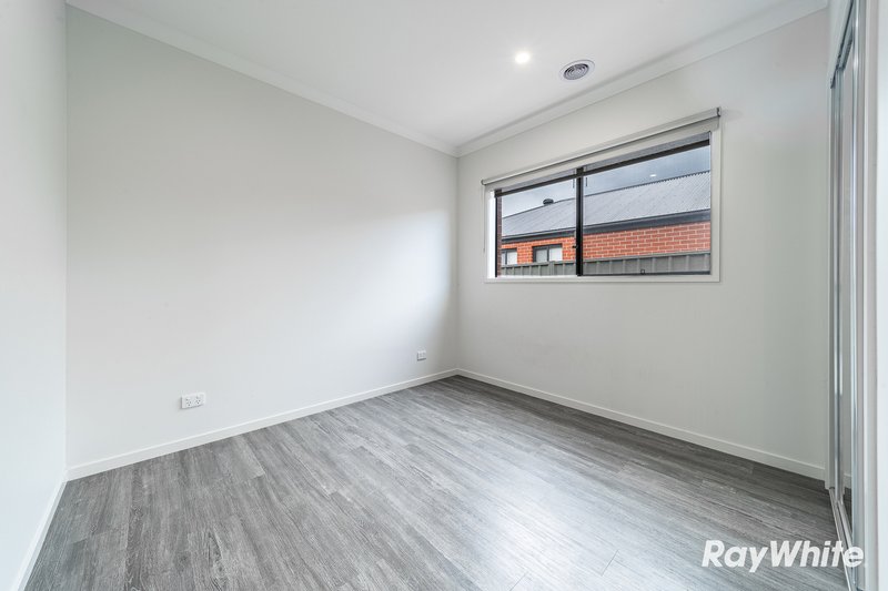 Photo - 2 Orville Way, White Hills VIC 3550 - Image 11