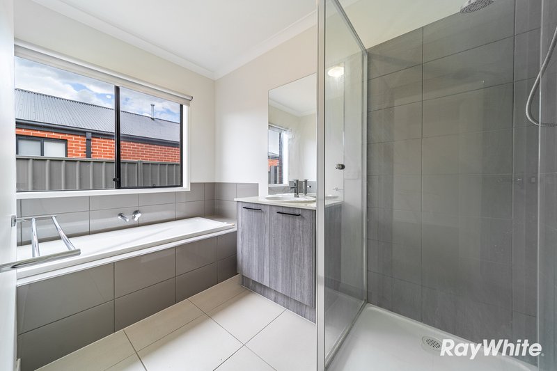 Photo - 2 Orville Way, White Hills VIC 3550 - Image 12