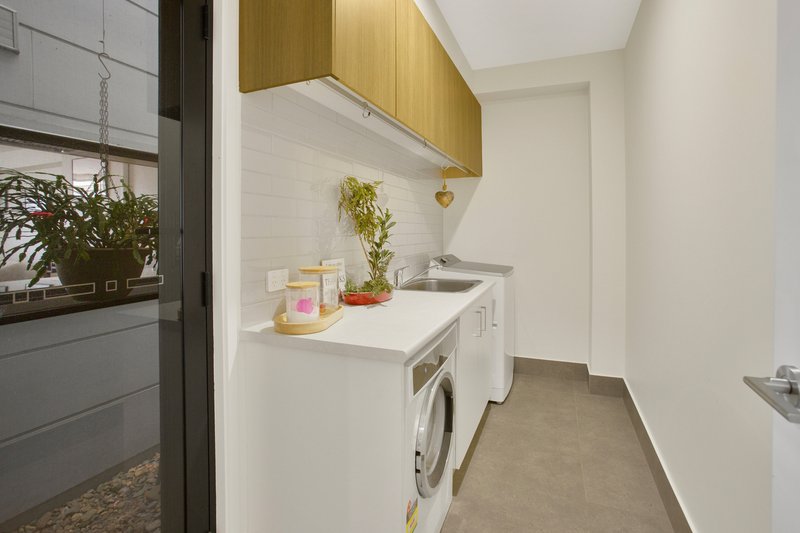 Photo - 2 Osborne Circuit, Maroochydore QLD 4558 - Image 17